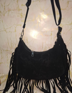 Bolso negro mujer con flecos efecto ante | Asas intercambiables